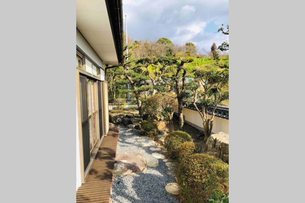 Villa 48坪！道後温泉付近駐車場有り清潔さと設備の充実さが高評価 大切な家族仲間と広々とくつろげます Matsuyama  Exterior foto